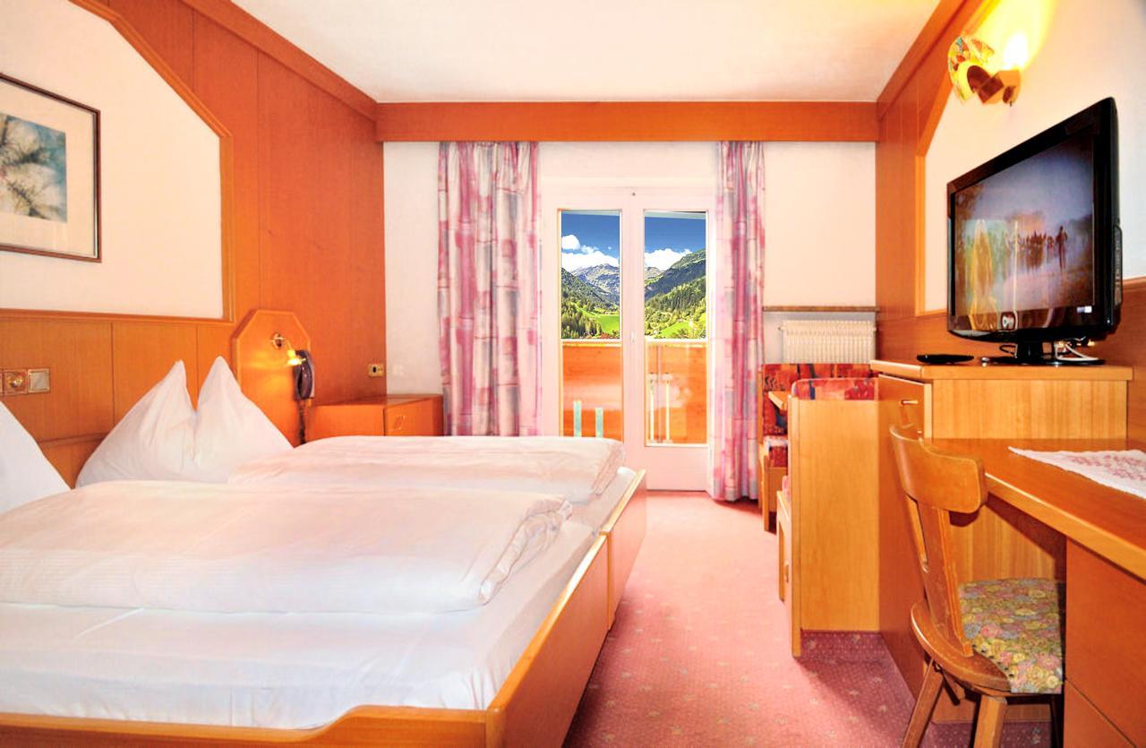 Pension Alpenhof San Leonardo in Passiria Esterno foto